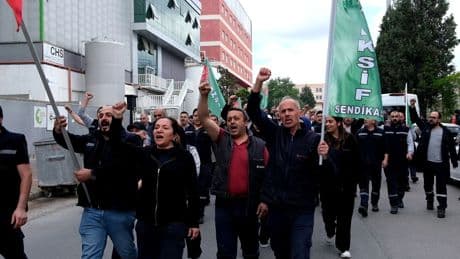 Deri işçileri yüzde 30 zam dayatmasını kabul etmiyor: Ciğerler çürüdü ücretler eridi