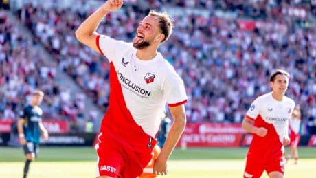 Scorende Min pluspunt bij ruim winnend FC Utrecht: ’Hij speelt bijna geen bal verkeerd’