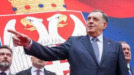 En Bosnie-Herzégovine, une épreuve de force s’annonce après la révocation du mandat de Milorad Dodik, le  président de l’entité serbe