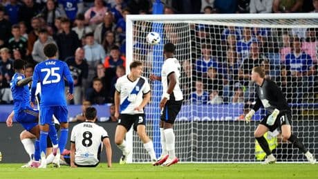 Im Kurzurlaub auf Ibiza - Nanu! Birmingham-Star trägt Fürth-Trikot