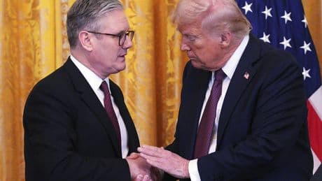 Trump logra su primer acuerdo tras su guerra arancelaria: Reino Unido cambiará su 'tasa Google' para beneficiar al acero y los coches
