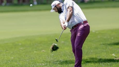 Jon Rahm firma su mejor ronda y se mete en la pelea por el Campeonato de la PGA