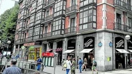 El segundo edificio con fallos graves en el centro de Bilbao este año