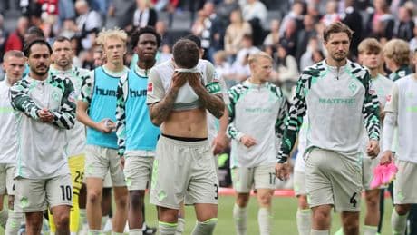 Nur ein Innenverteidiger startklar - Abwehr-Alarm bei Werder!