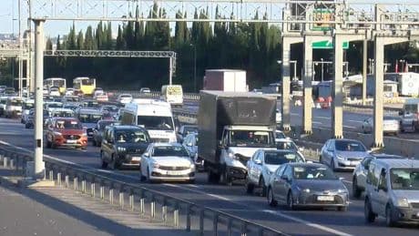 İstanbullu yola çıktı! Bayram trafiği başladı