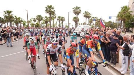 Radsport: "Grande Partenza" in Albanien: Pedersen gewinnt Giro-Auftakt