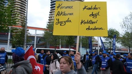 Rıza Tunçdoğan tarafından şiddet gören kadının avukatı: "Elektronik kelepçe kararının uygulanması bile üç dört günü buldu"