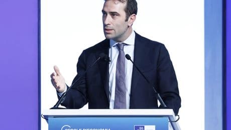 Cuerpo da siete días para que los ciudadanos opinen sobre la opa de BBVA al Banco Sabadell