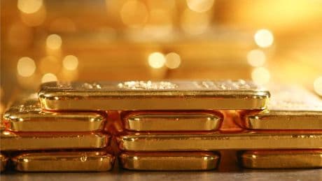 Plus de 3.501 dollars: l'or propulsé à un nouveau record alors que les investisseurs craignent une perte d'indépendance de la Fed et anticipent une baisse des taux