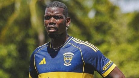 Foot : Paul Pogba pose avec le maillot de Boca Juniors et enflamme les supporters argentins