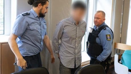 Zu Kokainkonsum gezwungen: Lange Freiheitsstrafe für Jugendtrainer wegen sexuellen Missbrauchs