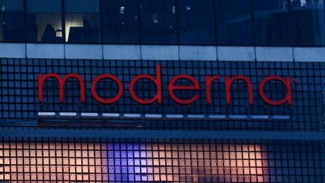 HHS cancels Moderna's $590M bird flu vaccine award