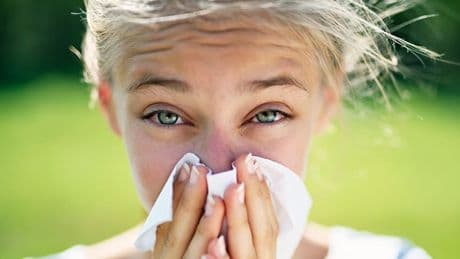 Chefarzt erklärt - Die 5 großen Allergie-Mythen