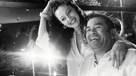 Bülent Şakrak yeni yaşını genç aşkıyla kutladı