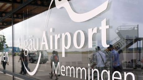Ryanair-Maschine muss auf Flughafen Memmingen notlanden – sieben Verletzte