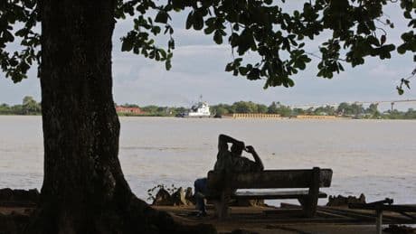 Suriname: le pays va distribuer aux habitants une prime tirée des revenus pétroliers