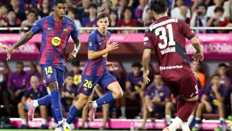 Los jóvenes del Barcelona se reivindican en Japón en el estreno de Joan García y Rashford