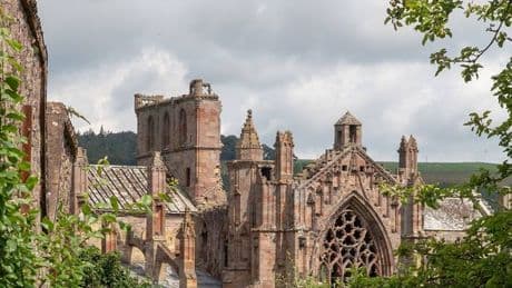 Idyllic town with great pubs and stunning gardens named best in whole of Scotland