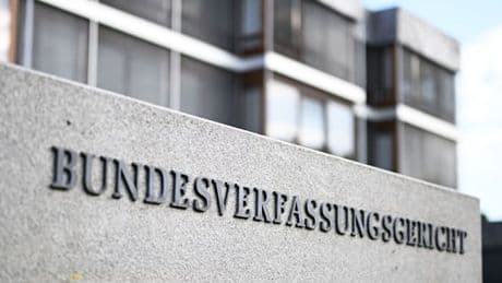 Grünen machen Druck – Krach um Neuwahl der Verfassungsrichter