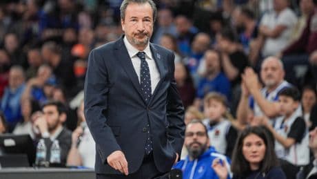 Anadolu Efes'te Luca Banchi dönemi sona erdi