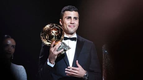 Wer gewinnt? - DAS müssen Sie zum Ballon d’Or 2025 wissen!
