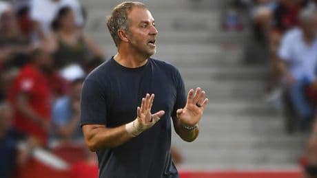 Flick, sobre la polémica en el gol de Ferran: "Yo siempre le digo a los jugadores que jueguen hasta que el árbitro pare el juego"