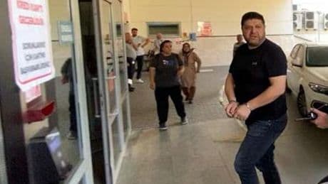 Ünlü iş insanı tutuklandı: Gazetecilere küfür etti