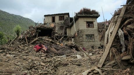 Afganistán sigue con los rescates tras el devastador terremoto que deja más de 800 muertos