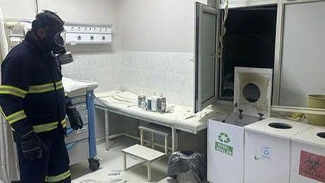 Acil serviste tıbbi dolum sırasında şişe patladı! 1 hemşire yaralandı