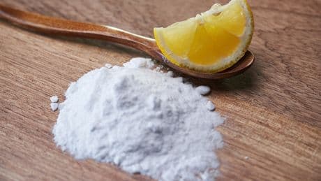 Natron-Peeling: So hilft das Hausmittel für strahlende Haut