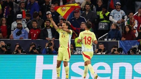 El juego entre líneas de Mikel Oyarzabal en plena polémica tras el Euskadi-España de pelota