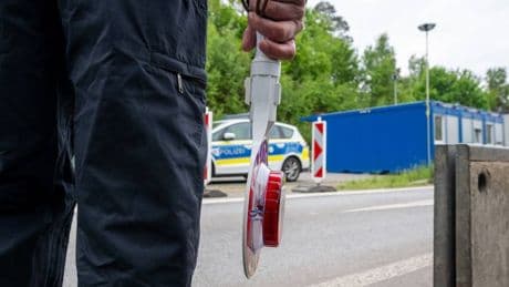 Kurz nach Amtsantritt: Dobrindt kündigt mehr Zurückweisungen an der Grenze an