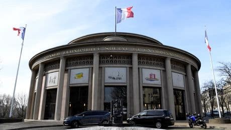 "Huit jours de congés à supprimer": après les députés qui en ont dénoncé les abus, la Cour des comptes étrille à son tour le Cese