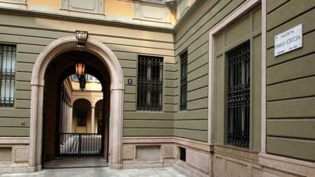 Borse, Europa contrastata in attesa del voto sul bilancio Usa. A Milano giù Mediobanca e Mps