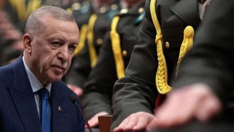 Meclis'ten geçti: Rütbe süreleri Cumhurbaşkanı kararıyla değişebilecek