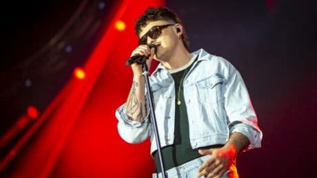 Radio Italia Live, la recensione: Olly travolgente, Giorgia magica, cori potenti per Alfa, Irama e Pinguini, Fabri Fibra spettina, accoglienza tiepida per Fedez
