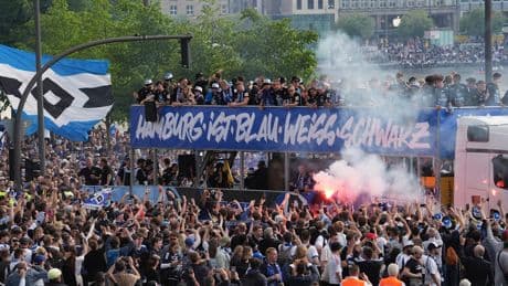 Unterwegs mit den HSV-Trucks - Aufstiegs-Tour war schon 1. Liga
