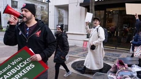 Betriebsklima: Starbucks löst mit Kleidervorschrift Protest der Belegschaft aus