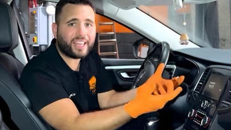Un mecánico no se corta y alerta sobre este error común en el aire acondicionado del coche: "Nos puede costar la vida"