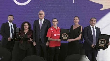 Gratis, Kadın Voleybol Milli Takımlar Ana Sponsoru Oldu