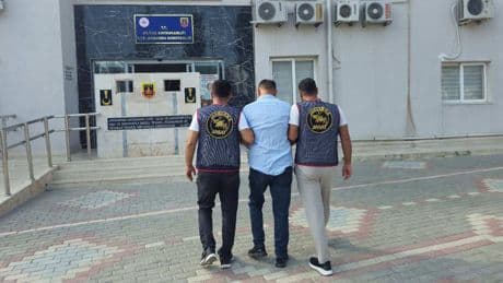 Interpol'ün kırmızı bültenle aradığı şahıs, Mersin'de yakalandı