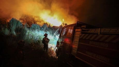 Ni el agua nos salva: los incendios de 2025 han sido tan destructivos como los de los 80 pese a que no ha habido sequía