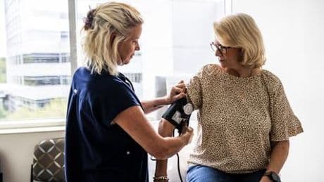 Internationaler Aktionstag für Frauengesundheit: Wo Frauen in Medizin und Forschung zu kurz kommen