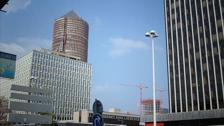 Lyon: un homme légèrement blessé à l’arme blanche dans le quartier de Part-Dieu