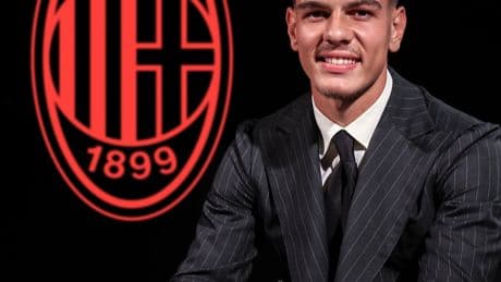Milan'a İsviçreli orta saha!