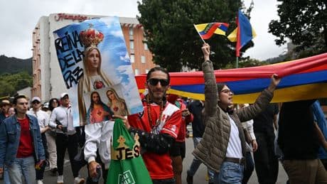 Straatprotest in Colombia na neerschieten presidentskandidaat Uribe