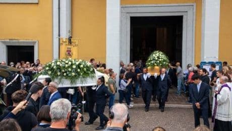Sterminò la famiglia nel milanese: chiesti 20 anni di carcere per il 17enne