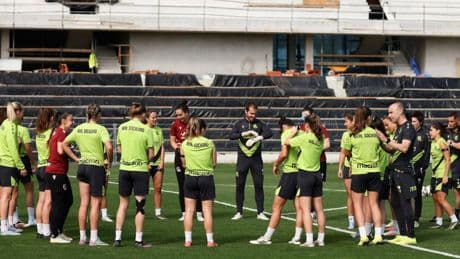 El Sanse quiere asegurar el playoff y la Real femenina, despedirse con honores en casa en un domingo de doblete en Zubieta