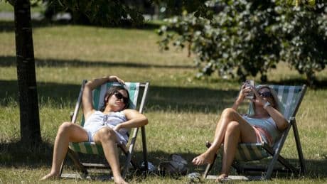 Heatwave could lead to over 350 excess deaths across UK, experts warn
