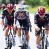 Met z’n drieën vertrokken voor de vlucht? Meurisse en Tudor-duo rijden meer dan minuut voor peloton uit